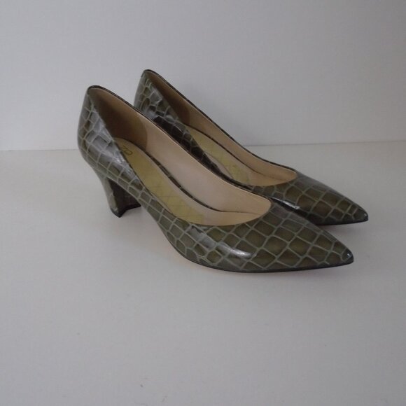 Joan & David olive green heels faux embossed reptile pumps size 8 1/2 M - Picture 2 of 9